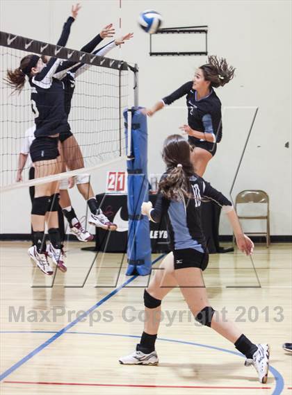 Thumbnail 2 in Desert Ridge vs. Veritas Prep (Nike Tournament of Champions) photogallery.