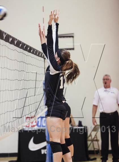 Thumbnail 2 in Desert Ridge vs. Veritas Prep (Nike Tournament of Champions) photogallery.