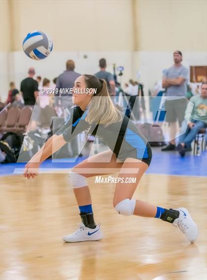 Thumbnail 1 in Paintsville vs. Hixson (Rocky Top Classic) photogallery.