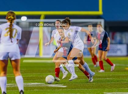 Thumbnail 1 in Hardin-Jefferson vs. Vidor (UIL Soccer 4A Regions 3 & 4 Regional Quarters) photogallery.
