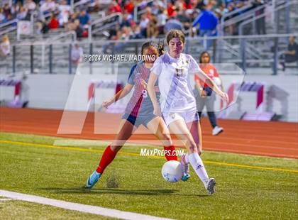 Thumbnail 3 in Hardin-Jefferson vs. Vidor (UIL Soccer 4A Regions 3 & 4 Regional Quarters) photogallery.
