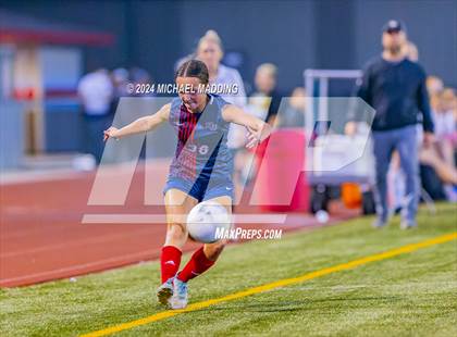Thumbnail 2 in Hardin-Jefferson vs. Vidor (UIL Soccer 4A Regions 3 & 4 Regional Quarters) photogallery.