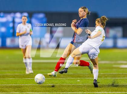 Thumbnail 1 in Hardin-Jefferson vs. Vidor (UIL Soccer 4A Regions 3 & 4 Regional Quarters) photogallery.
