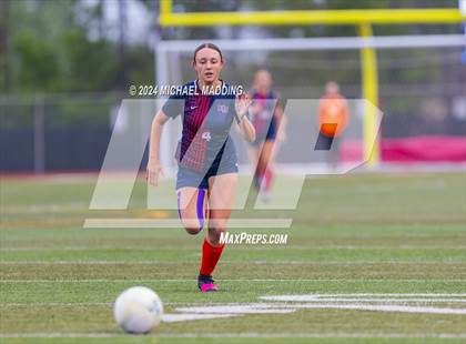 Thumbnail 3 in Hardin-Jefferson vs. Vidor (UIL Soccer 4A Regions 3 & 4 Regional Quarters) photogallery.