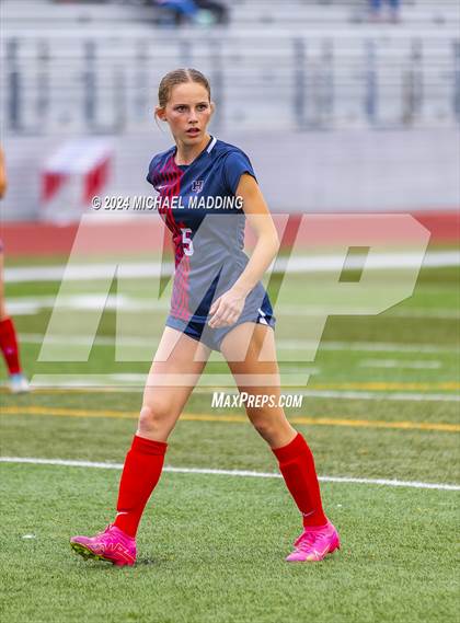 Thumbnail 1 in Hardin-Jefferson vs. Vidor (UIL Soccer 4A Regions 3 & 4 Regional Quarters) photogallery.