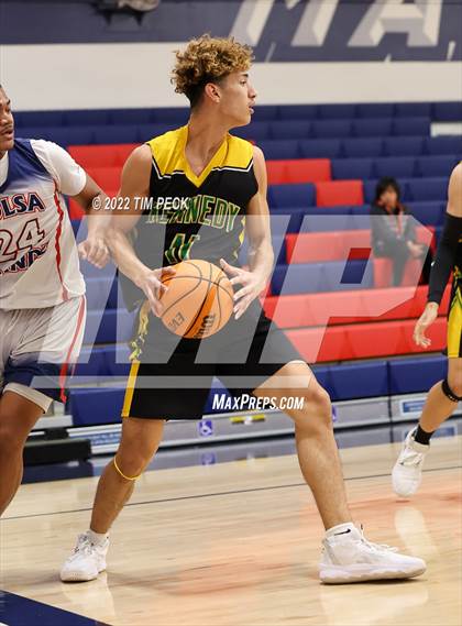 Thumbnail 1 in Kennedy @ Bolsa Grande photogallery.