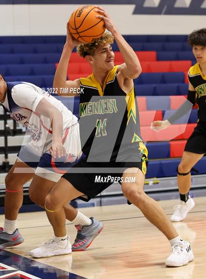 Thumbnail 3 in Kennedy @ Bolsa Grande photogallery.