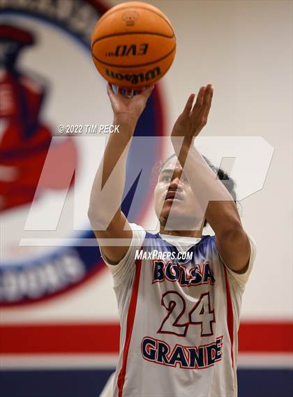 Thumbnail 3 in Kennedy @ Bolsa Grande photogallery.