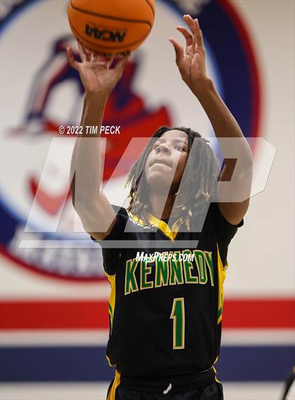 Thumbnail 3 in Kennedy @ Bolsa Grande photogallery.