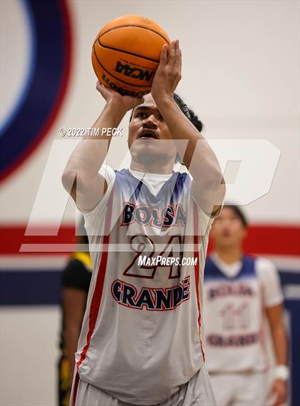 Thumbnail 3 in Kennedy @ Bolsa Grande photogallery.