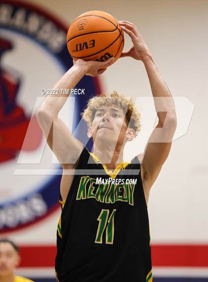 Thumbnail 3 in Kennedy @ Bolsa Grande photogallery.