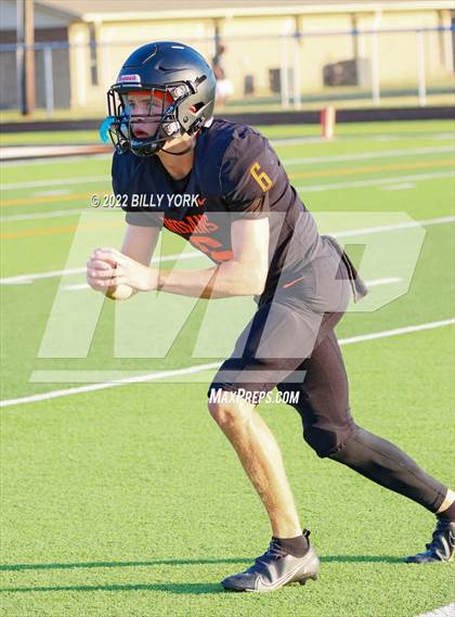Thumbnail 1 in Grand Saline Indians vs Arp Tigers photogallery.