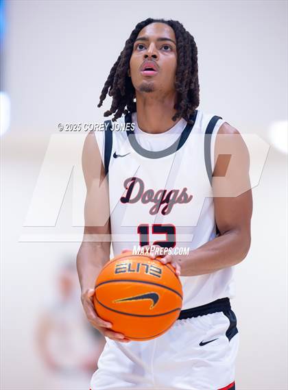 Thumbnail 3 in Winder-Barrow vs Grayson (OTRH Tip Off Classic) photogallery.