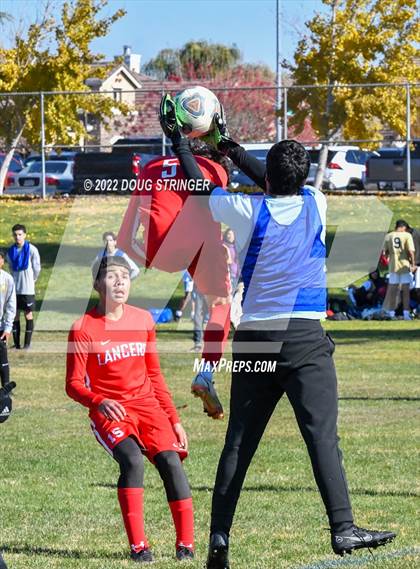 Thumbnail 1 in East Union vs. Chavez photogallery.