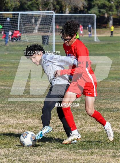 Thumbnail 1 in East Union vs. Chavez photogallery.