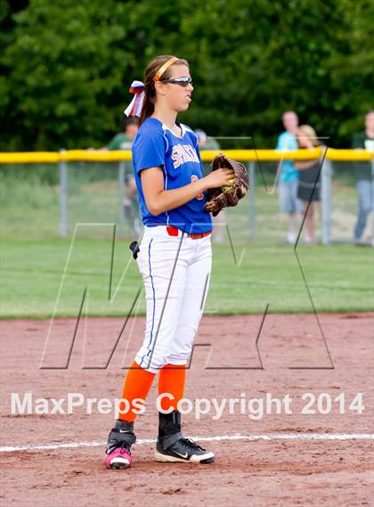 Thumbnail 2 in Edison vs. Greenwich (NYSPHSAA Class C Final) photogallery.