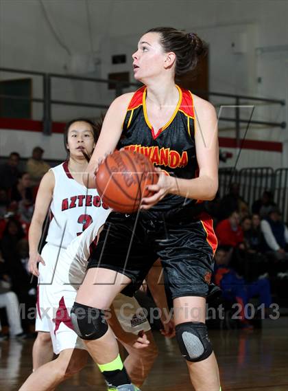 Thumbnail 3 in Etiwanda vs. Keppel (Realrun Classic) photogallery.