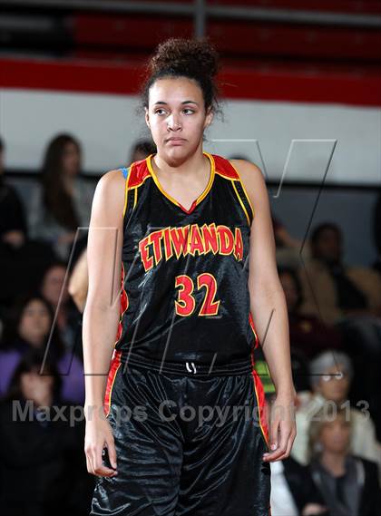 Thumbnail 2 in Etiwanda vs. Keppel (Realrun Classic) photogallery.