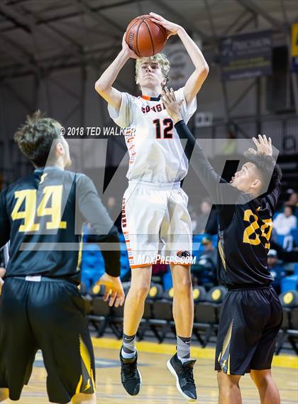 Thumbnail 1 in Half Moon Bay vs. Wilcox (Aptos / S.C. Warriors NorCal Invitational) photogallery.