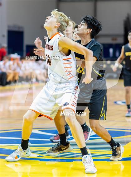 Thumbnail 2 in Half Moon Bay vs. Wilcox (Aptos / S.C. Warriors NorCal Invitational) photogallery.