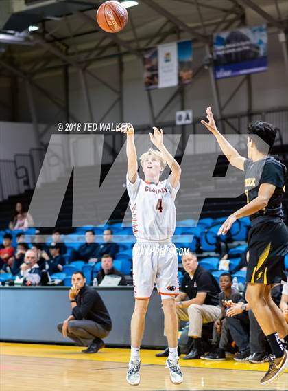 Thumbnail 3 in Half Moon Bay vs. Wilcox (Aptos / S.C. Warriors NorCal Invitational) photogallery.