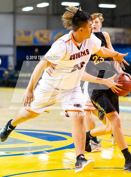 Thumbnail 2 in Half Moon Bay vs. Wilcox (Aptos / S.C. Warriors NorCal Invitational) photogallery.