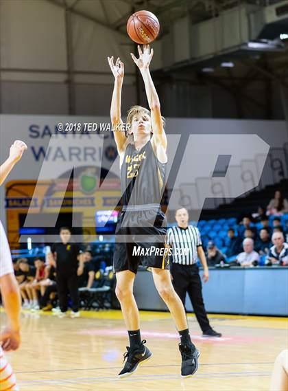Thumbnail 1 in Half Moon Bay vs. Wilcox (Aptos / S.C. Warriors NorCal Invitational) photogallery.