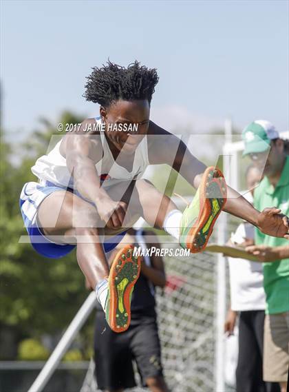 Thumbnail 2 in SCHSL 3A Regional Track Meet (Field Events) photogallery.
