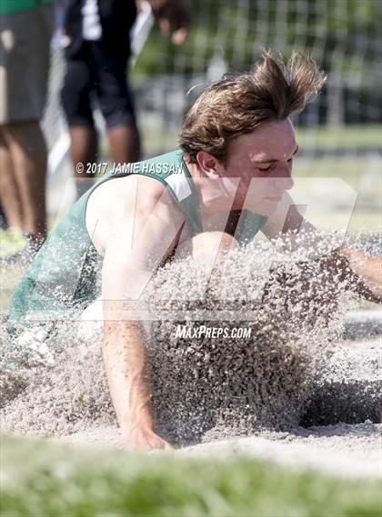 Thumbnail 2 in SCHSL 3A Regional Track Meet (Field Events) photogallery.