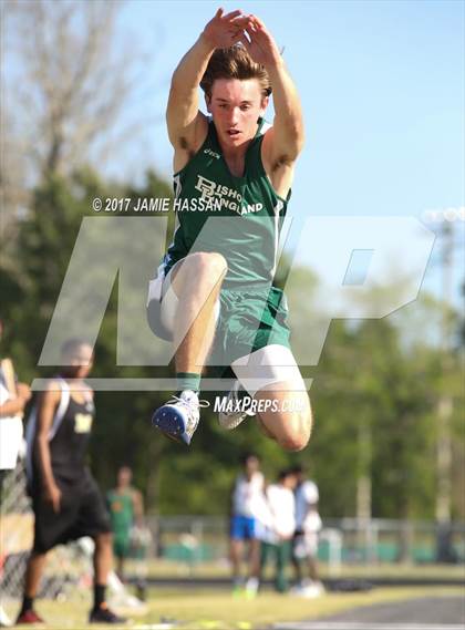 Thumbnail 2 in SCHSL 3A Regional Track Meet (Field Events) photogallery.