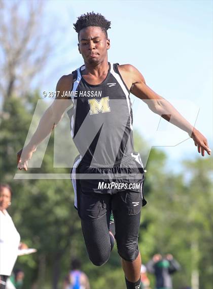 Thumbnail 2 in SCHSL 3A Regional Track Meet (Field Events) photogallery.