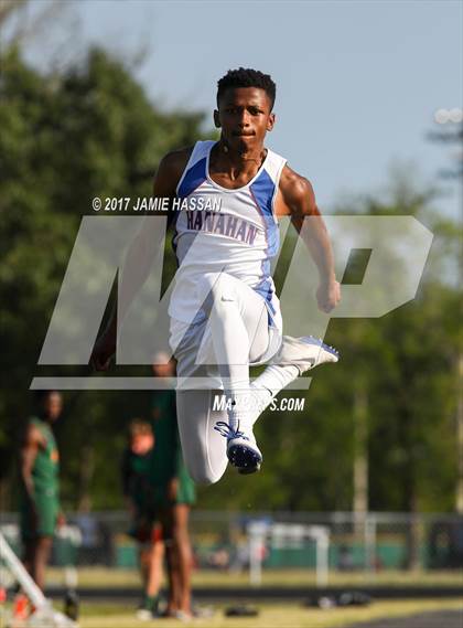 Thumbnail 1 in SCHSL 3A Regional Track Meet (Field Events) photogallery.