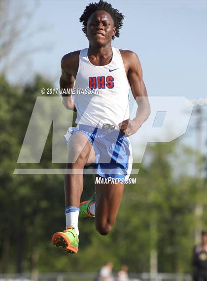 Thumbnail 1 in SCHSL 3A Regional Track Meet (Field Events) photogallery.