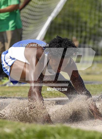 Thumbnail 3 in SCHSL 3A Regional Track Meet (Field Events) photogallery.