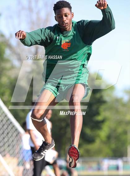 Thumbnail 2 in SCHSL 3A Regional Track Meet (Field Events) photogallery.