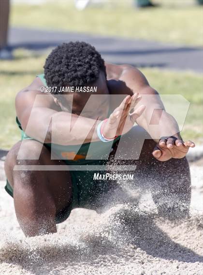 Thumbnail 3 in SCHSL 3A Regional Track Meet (Field Events) photogallery.