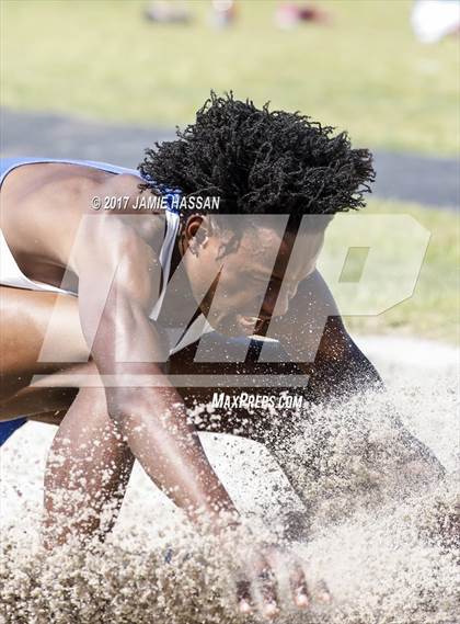 Thumbnail 1 in SCHSL 3A Regional Track Meet (Field Events) photogallery.