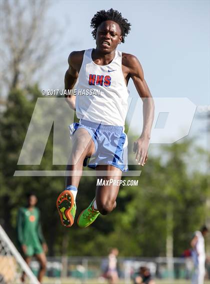 Thumbnail 1 in SCHSL 3A Regional Track Meet (Field Events) photogallery.