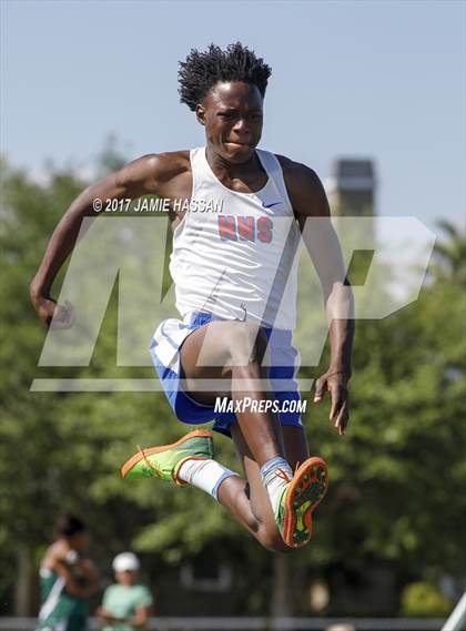 Thumbnail 1 in SCHSL 3A Regional Track Meet (Field Events) photogallery.
