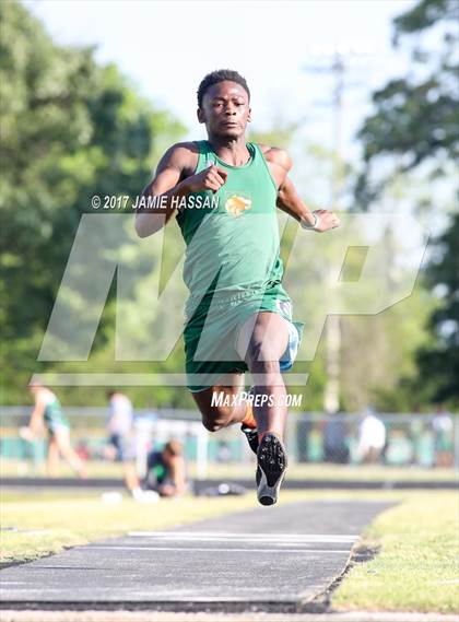 Thumbnail 1 in SCHSL 3A Regional Track Meet (Field Events) photogallery.