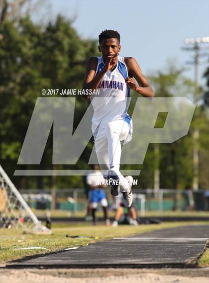 Thumbnail 1 in SCHSL 3A Regional Track Meet (Field Events) photogallery.