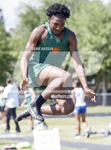 Thumbnail 3 in SCHSL 3A Regional Track Meet (Field Events) photogallery.