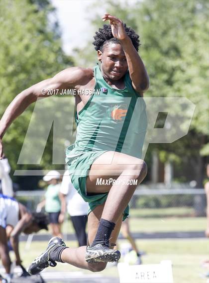 Thumbnail 2 in SCHSL 3A Regional Track Meet (Field Events) photogallery.