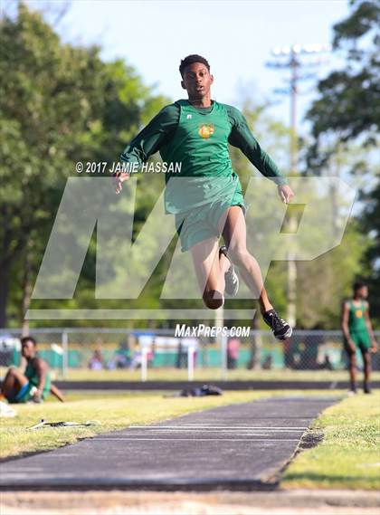 Thumbnail 3 in SCHSL 3A Regional Track Meet (Field Events) photogallery.