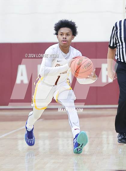 Thumbnail 1 in Mount Vernon vs Ossining (Arlington Maroon Invitational) photogallery.