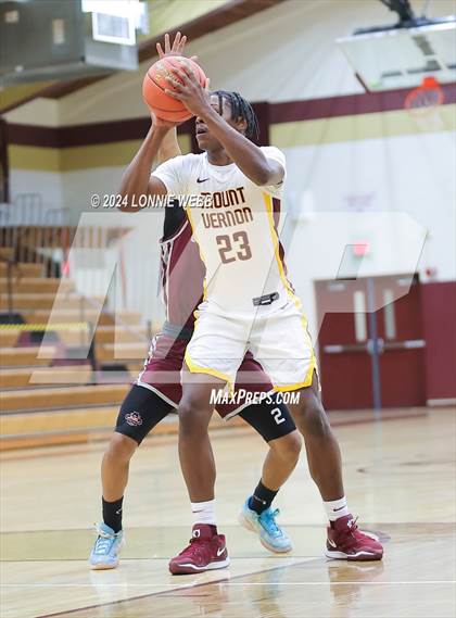 Thumbnail 1 in Mount Vernon vs Ossining (Arlington Maroon Invitational) photogallery.