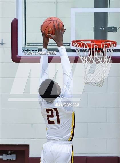 Thumbnail 1 in Mount Vernon vs Ossining (Arlington Maroon Invitational) photogallery.