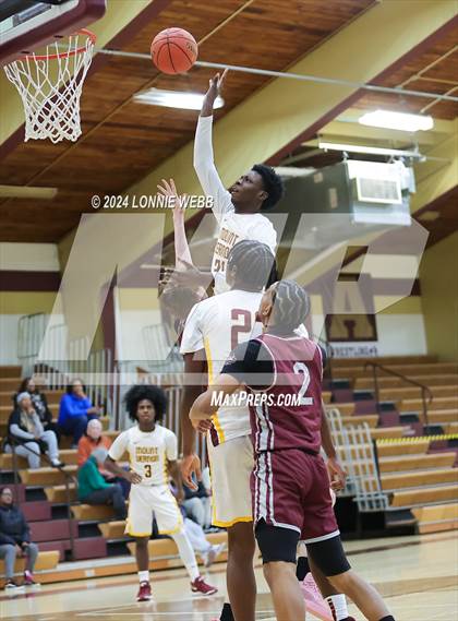 Thumbnail 3 in Mount Vernon vs Ossining (Arlington Maroon Invitational) photogallery.