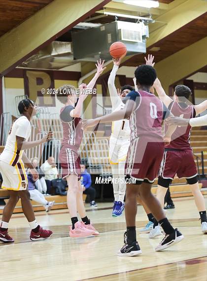 Thumbnail 1 in Mount Vernon vs Ossining (Arlington Maroon Invitational) photogallery.