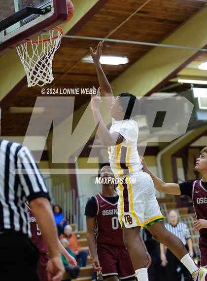 Thumbnail 2 in Mount Vernon vs Ossining (Arlington Maroon Invitational) photogallery.